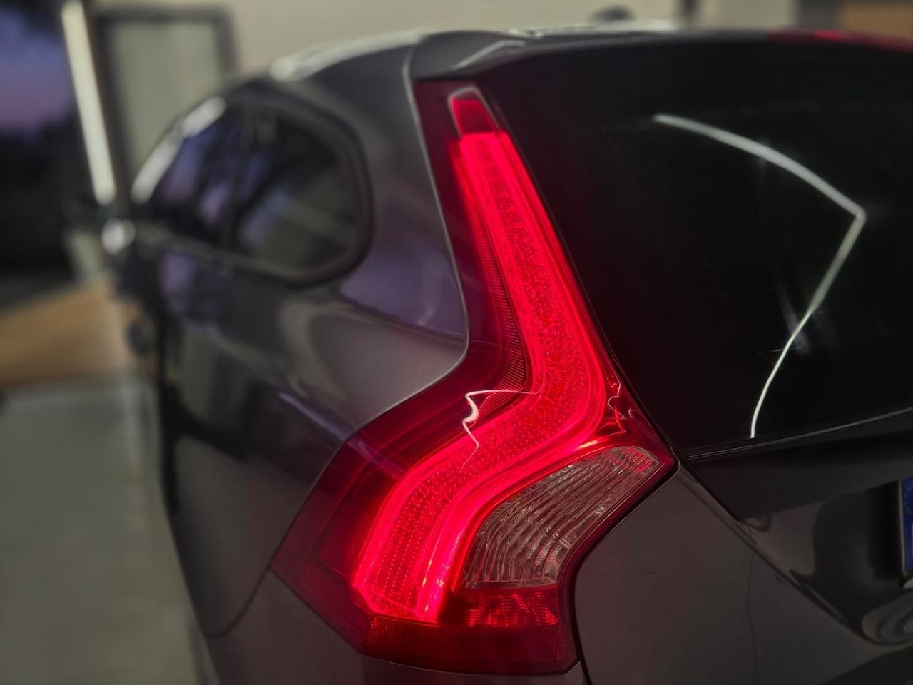 Volvo V60 D5 Geartronic Summum