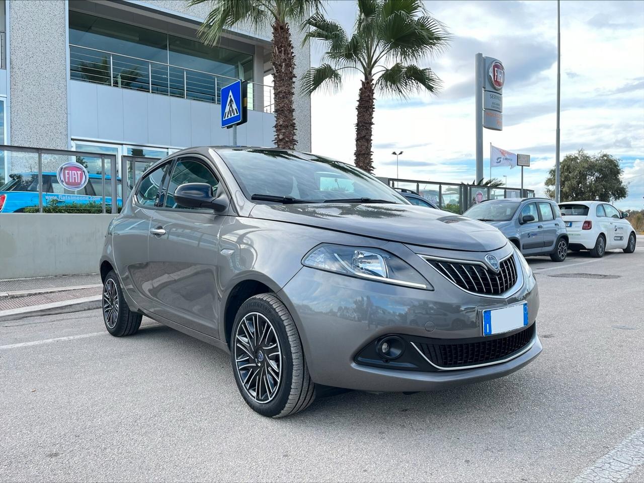 Lancia Ypsilon 1.0 FireFly 5 porte S&S Hybrid Gold