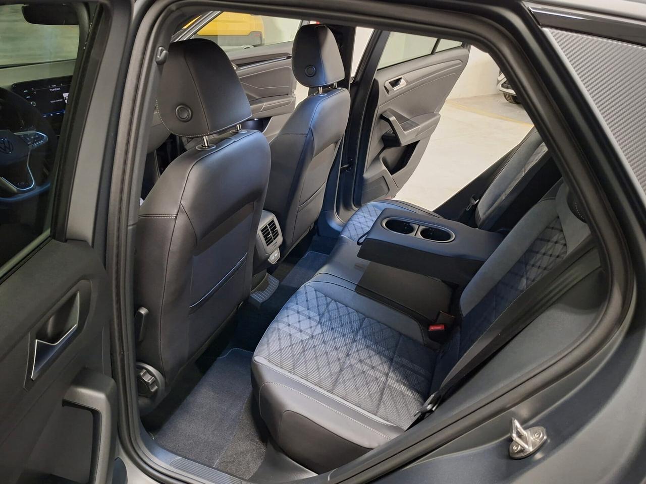 Volkswagen T-Roc 1.0 TSI 116CV R-Line Plus OPACA Km.0