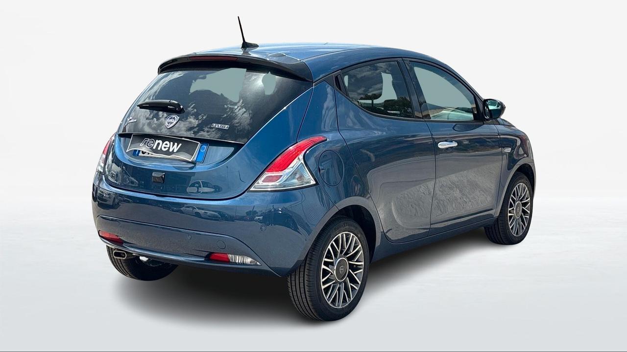 Lancia Ypsilon 1.0 FireFly 5 porte S&S Hybrid Silver