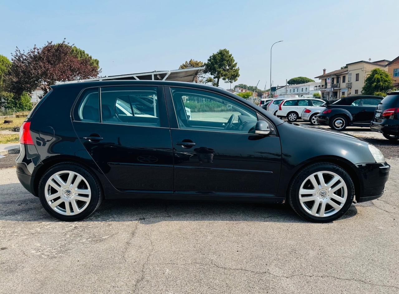 Volkswagen Golf 2.0 16V TDI 5p. Sportline