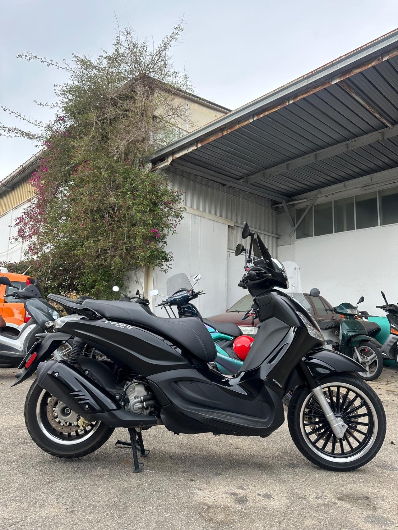PIAGGIO BEVERLY 300 POLICE