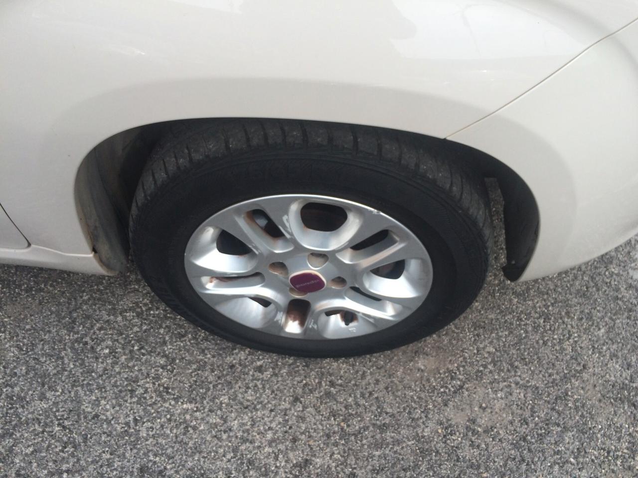 2013 Fiat Panda 1.2 gpl Lounge tagliandata con cinta distribuzione eseguita a km 122000!!!