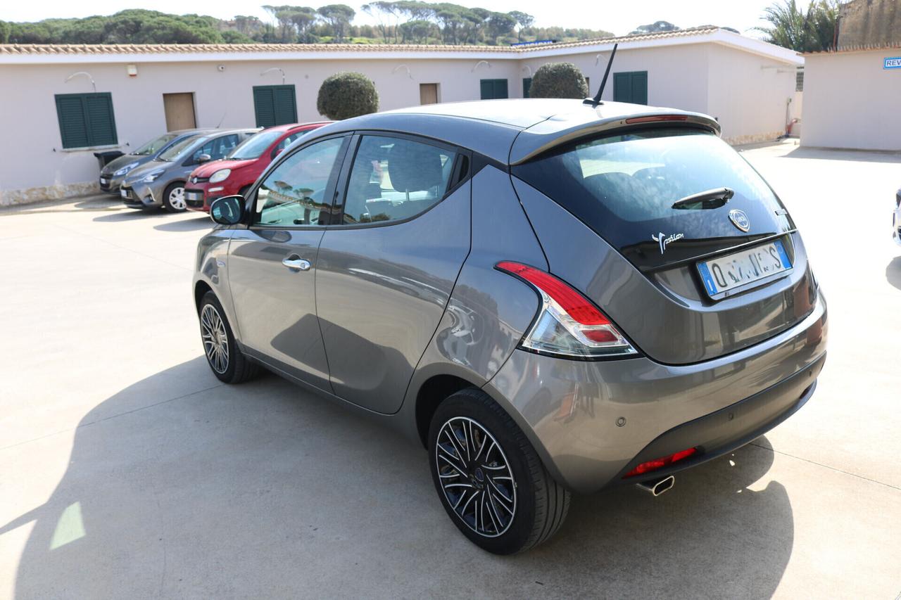 Lancia Ypsilon 1.0 FireFly 5 porte S&S Hybrid Gold