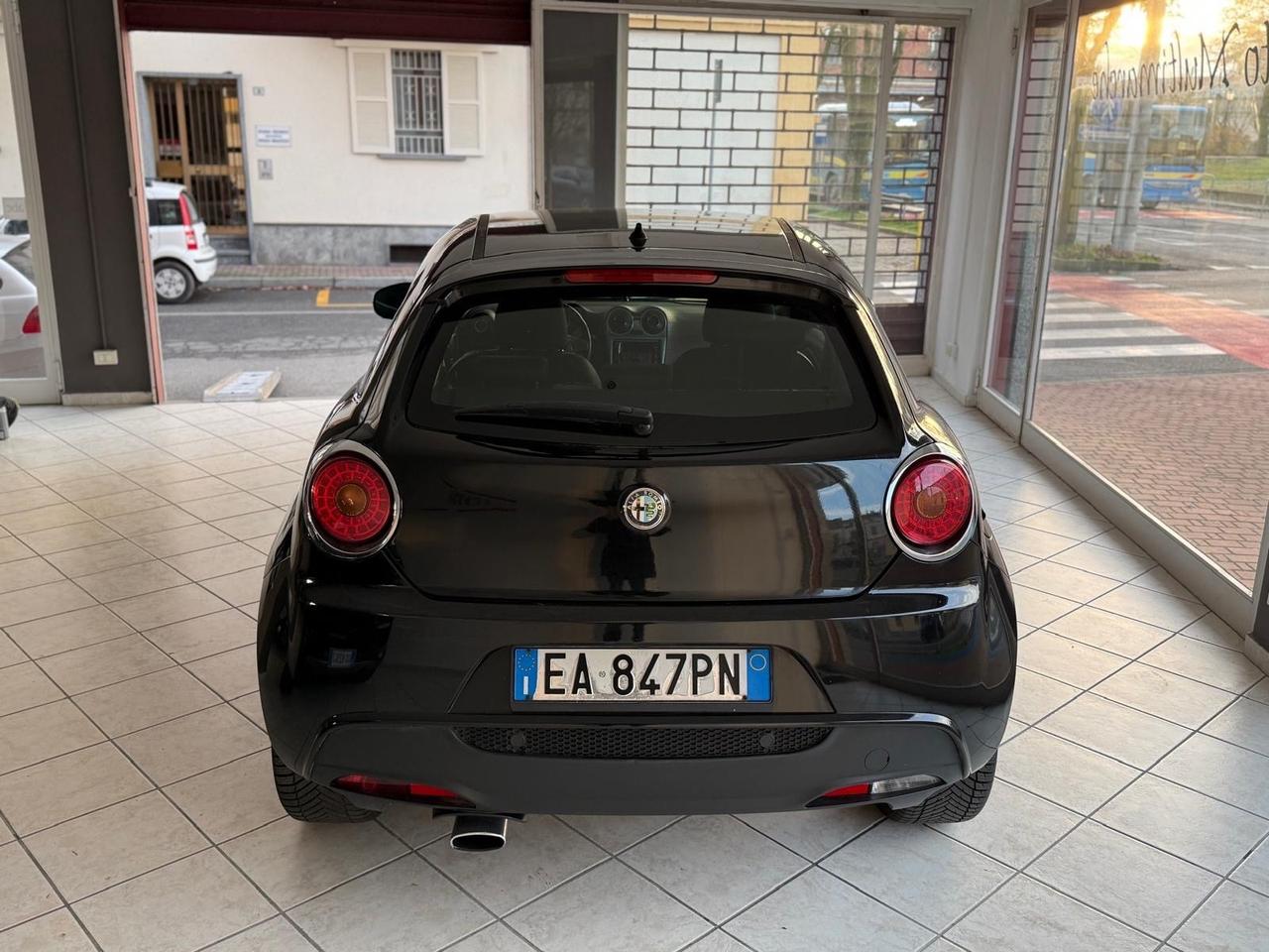 Alfa Romeo MiTo 1.4 105 CV M.air S&S Distinctive Sport Pack