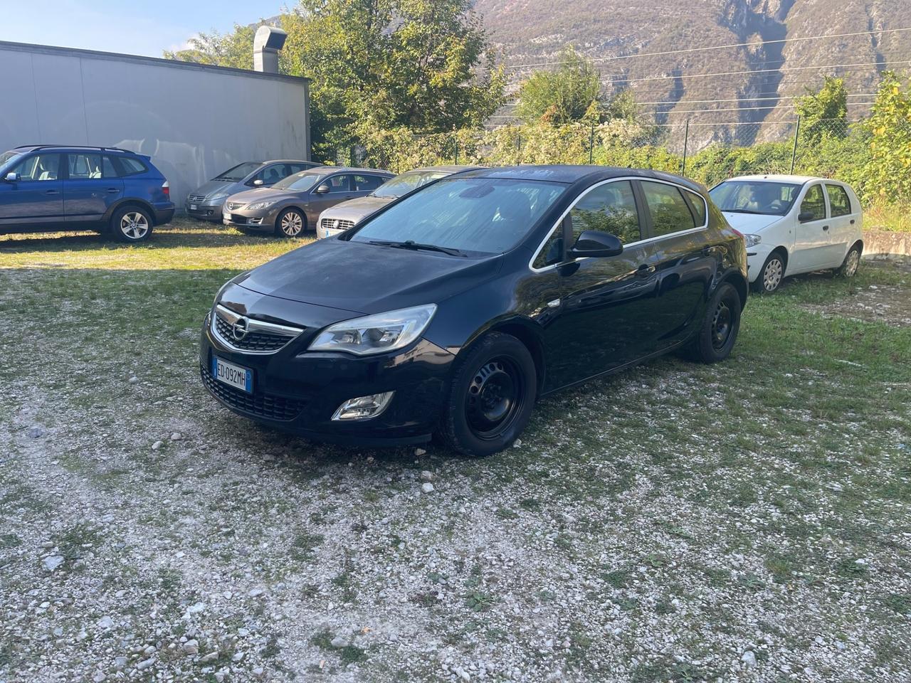 Opel Astra 1.4 Turbo 140CV 5 porte Cosmo SI NEOPATENTATI