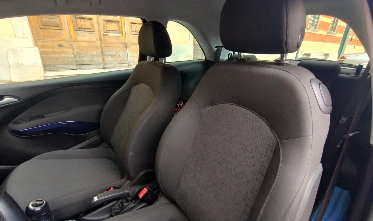 Opel Adam 1.4 87 CV GPL Tech Jam