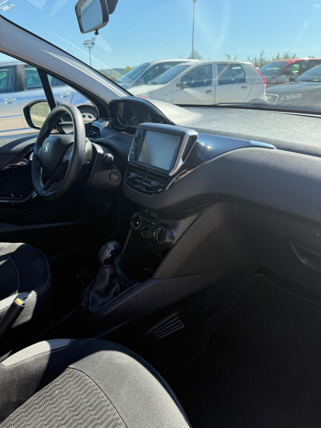 Peugeot 208 2016