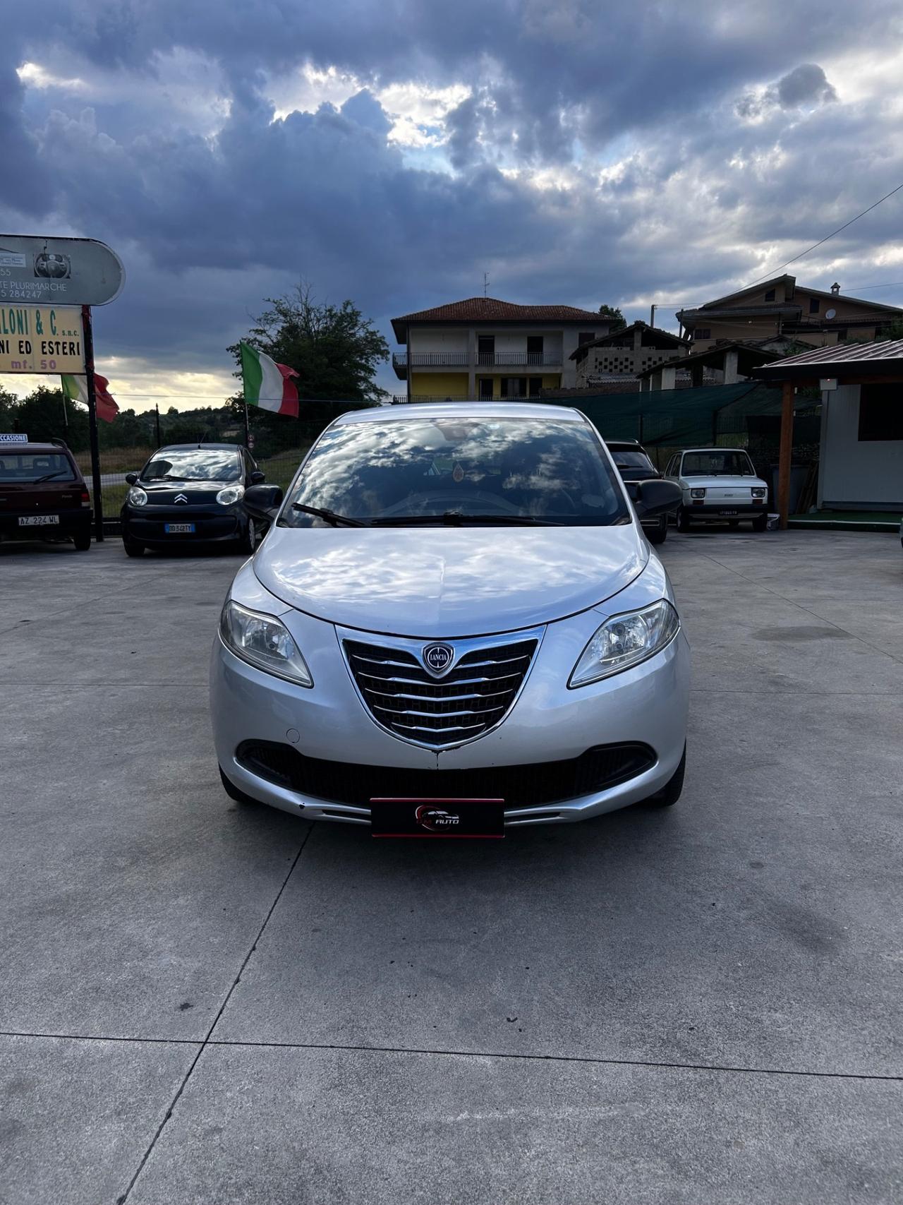 Lancia Ypsilon 1.2 69 CV 5 porte GPL Ecochic Silver