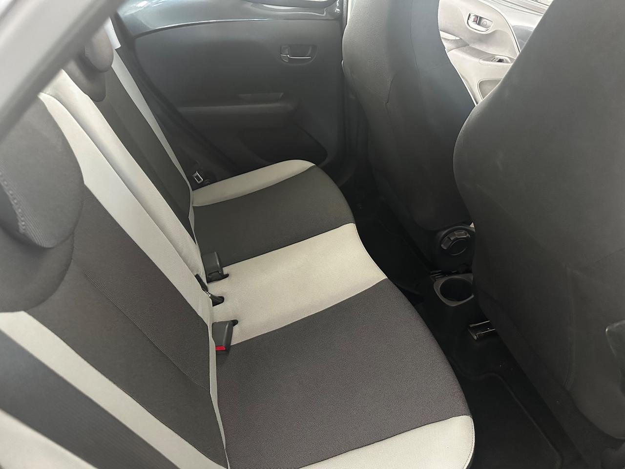 Toyota Aygo 1.0 VVT-i 69 CV 5 porte x-cite