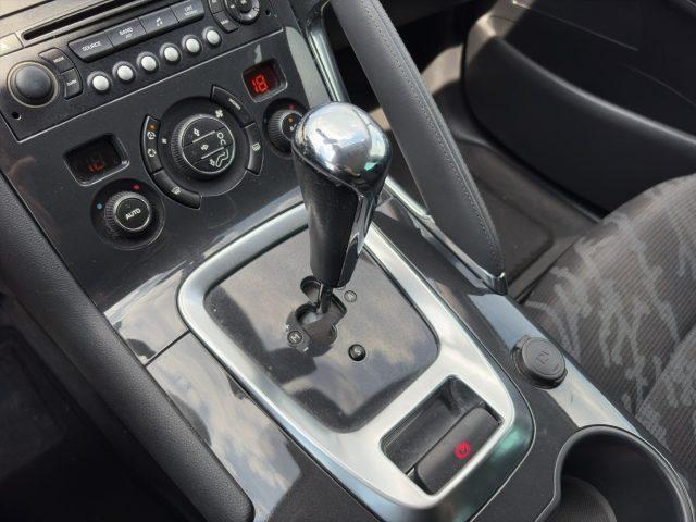 PEUGEOT 3008 1.6 HDi 112CV cambio robotizzato Tecno