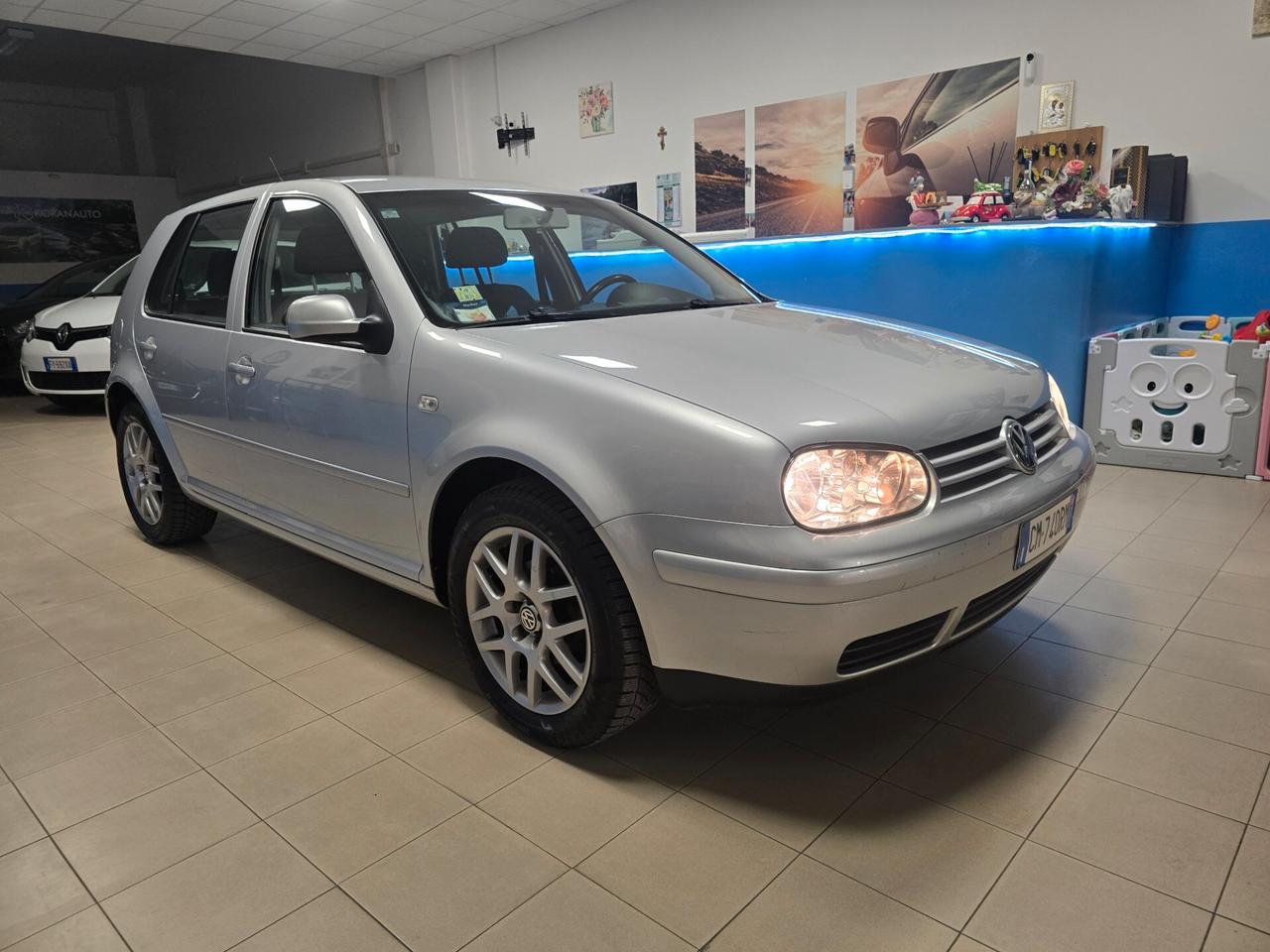 Volkswagen Golf 1.6 16V FSI 3p. Comfortline