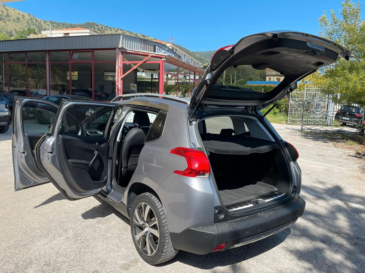 Peugeot 2008 1.6 HDI 120cv Black Matt