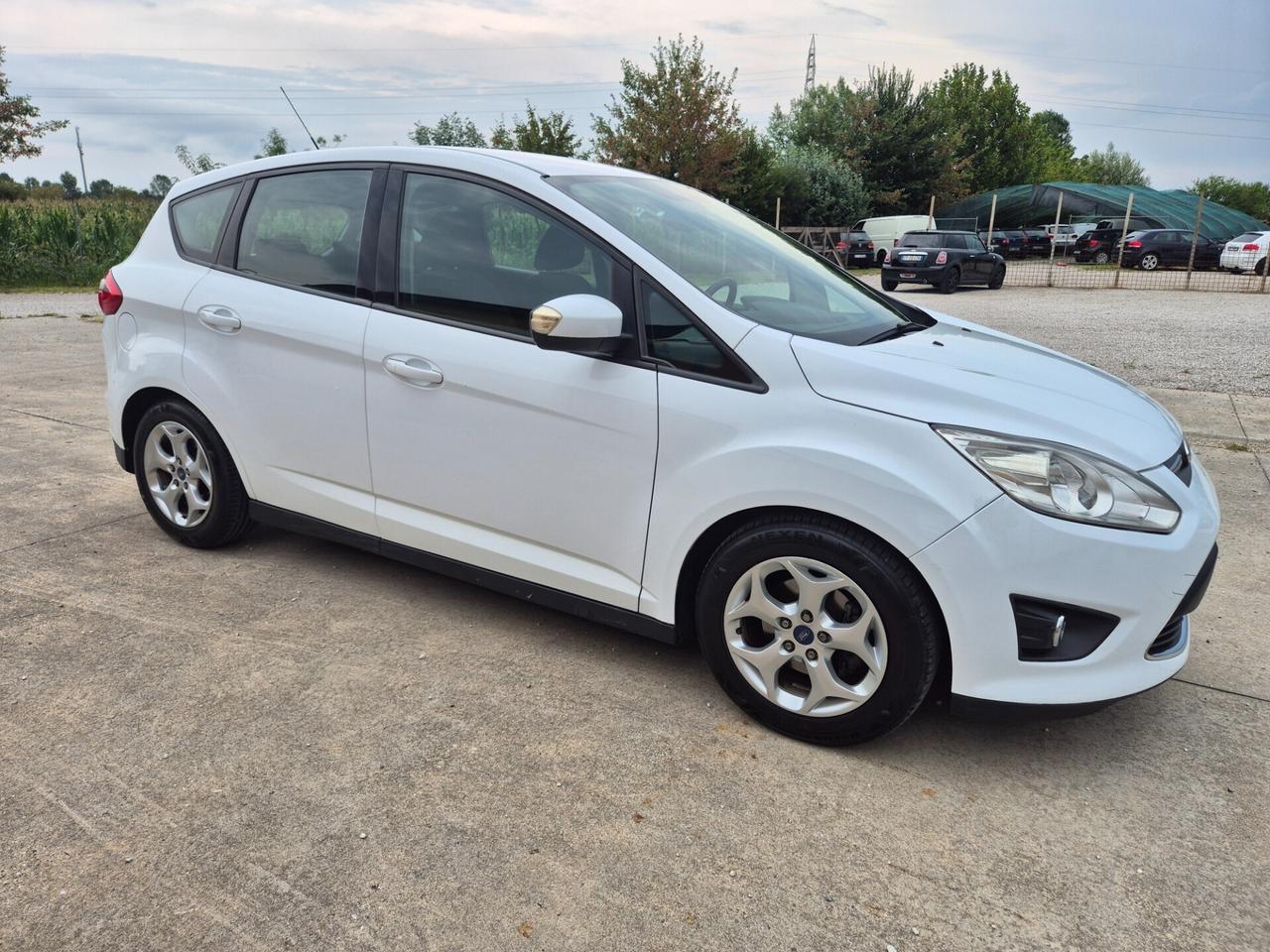 Ford C-Max 1.6 TDCi 115CV Titanium neopatentati