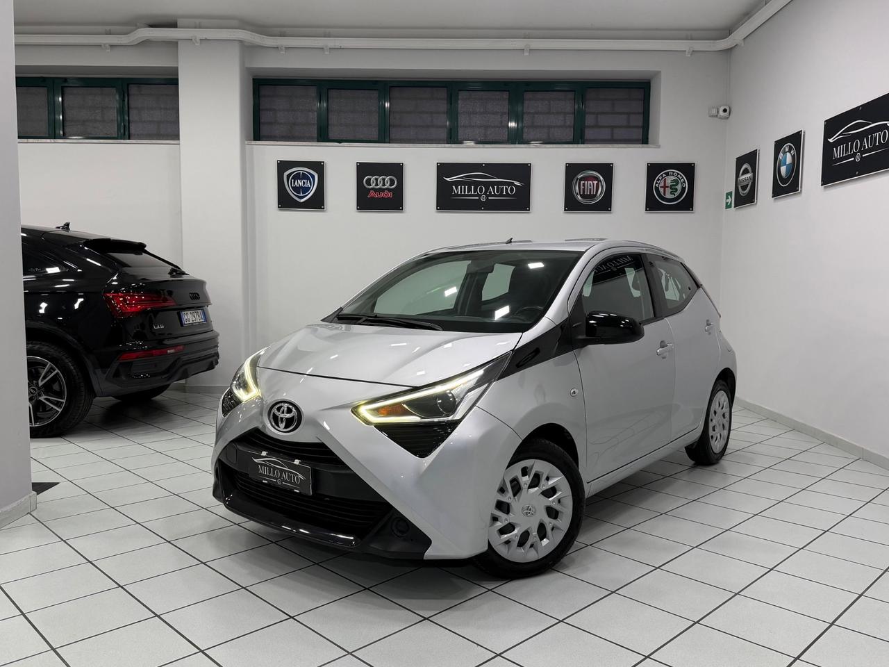 Toyota Aygo 1.0 VVT-i 72 CV 5 porte x-business