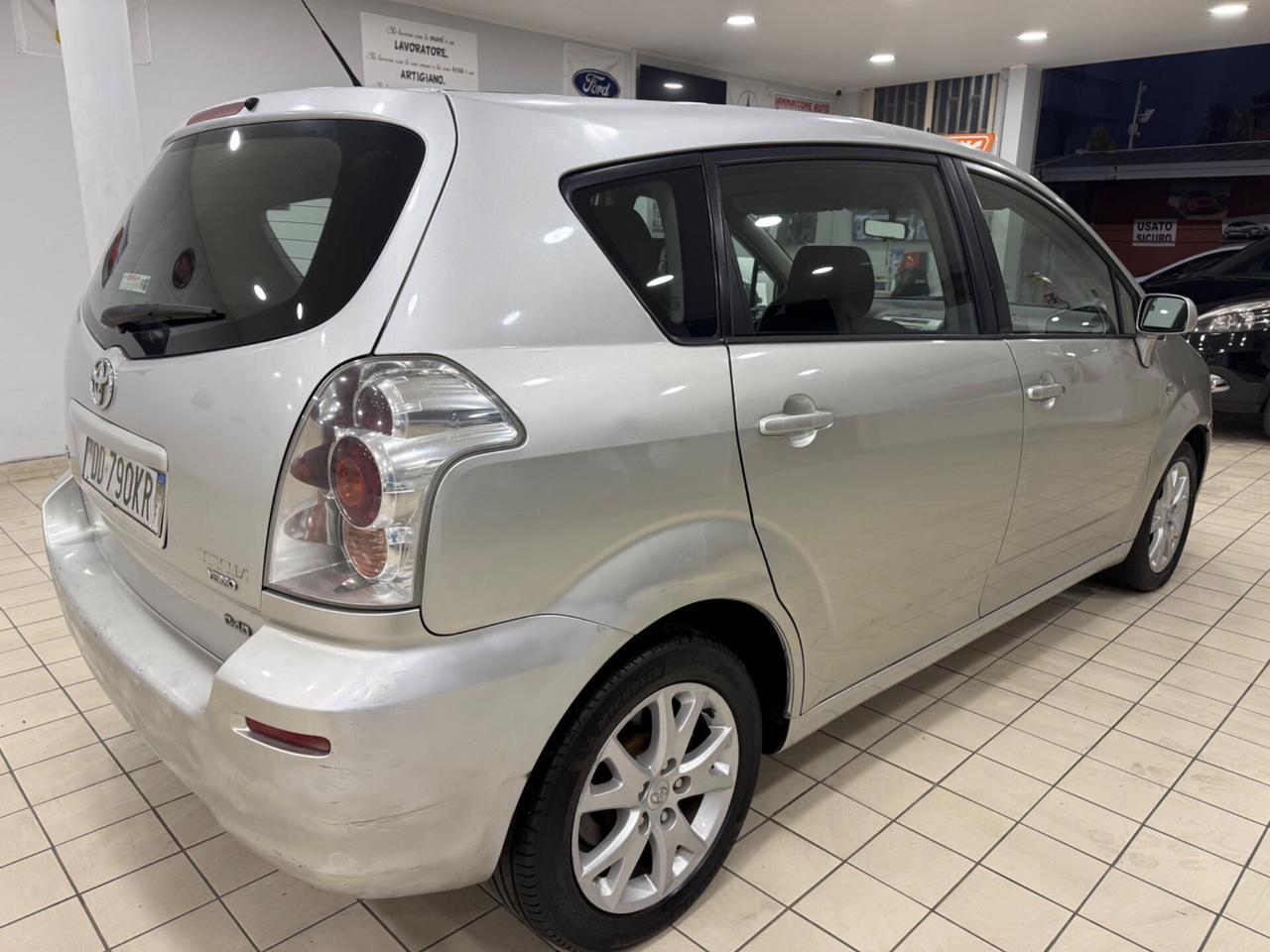 Toyota Corolla Verso 2.2 136cv