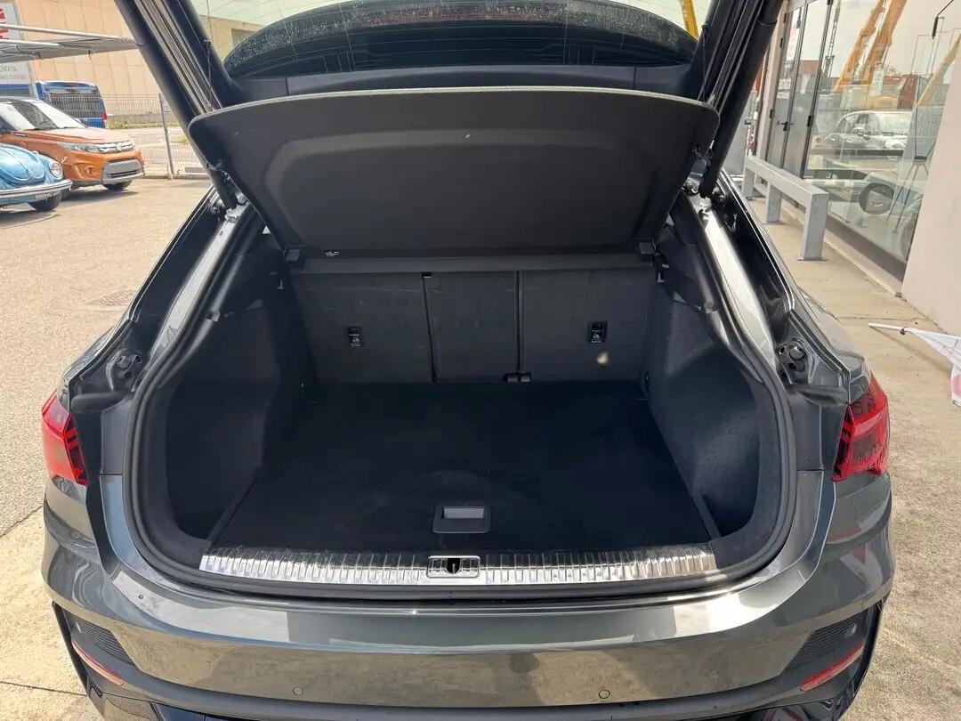 Audi Q3 SPB 35 TFSI S tronic Identity Black Sportbavk s-line