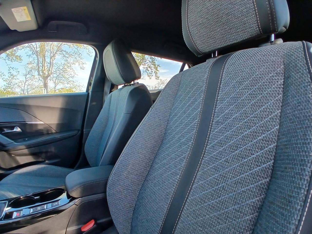 Peugeot 2008 PureTech 100 S&S Allure