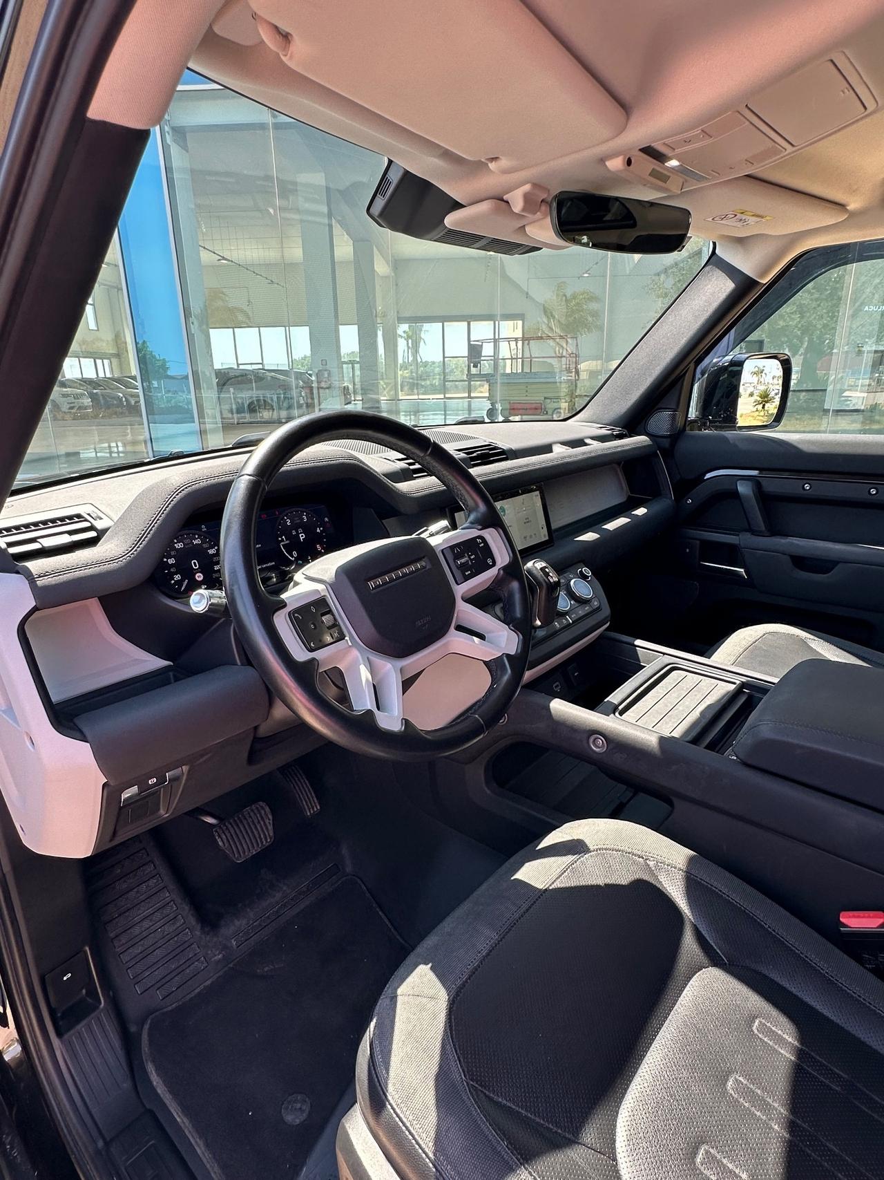 Land Rover Defender 110 HSE 240cv offerta T-Stock prezzo imperdibile