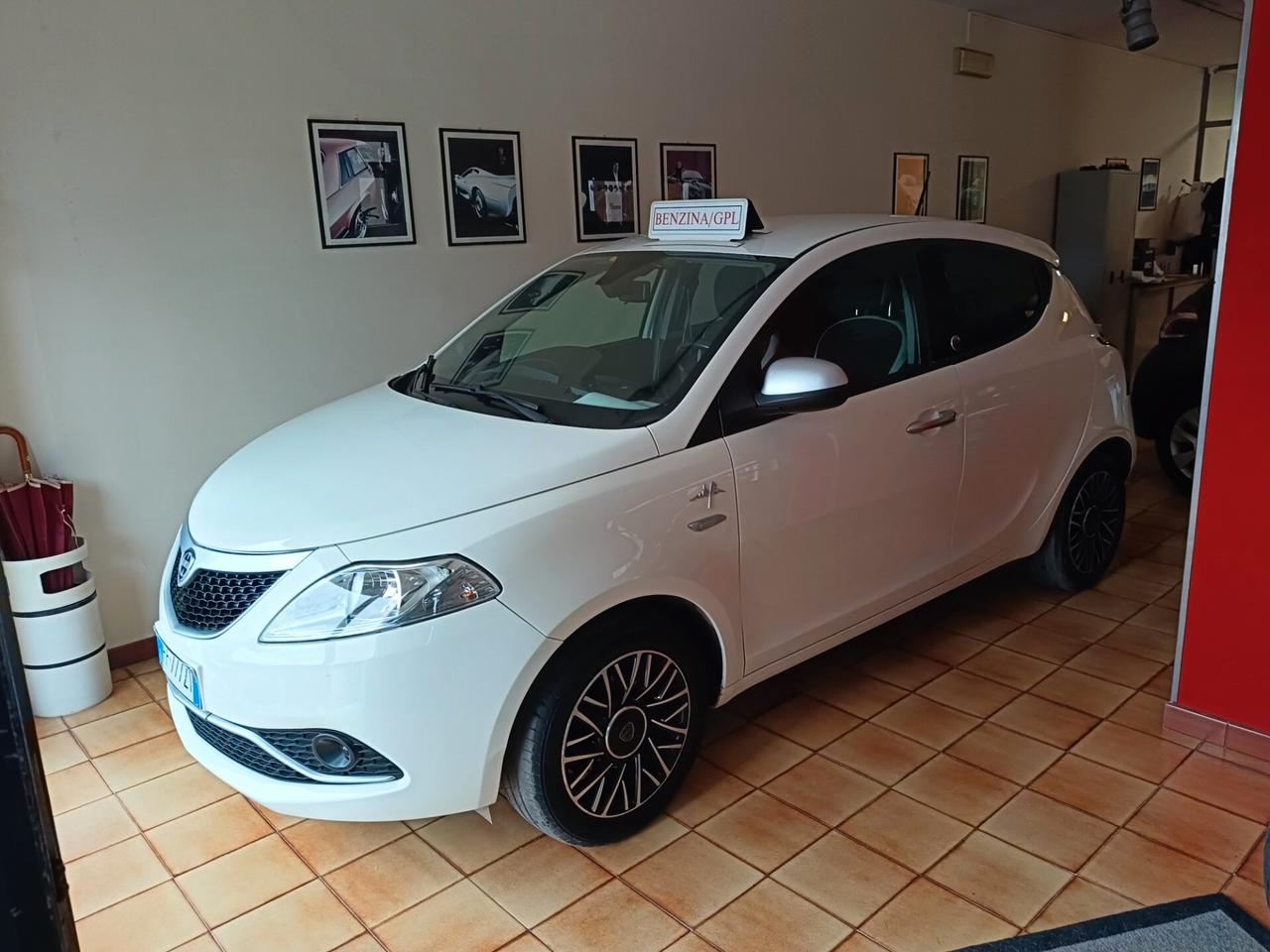Lancia Ypsilon 1.2 69 CV 5 porte GPL Ecochic Mya