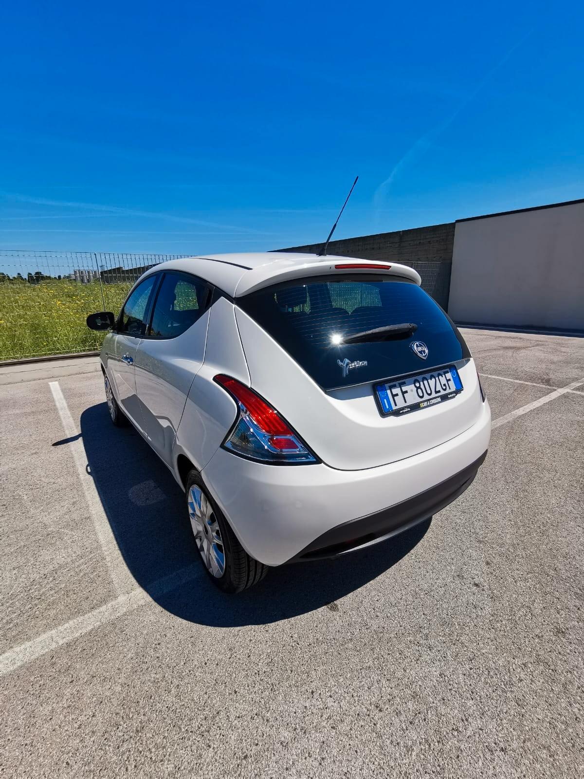 Lancia Ypsilon 1.2 69CV 5P. Silver 2016 solo km.79000