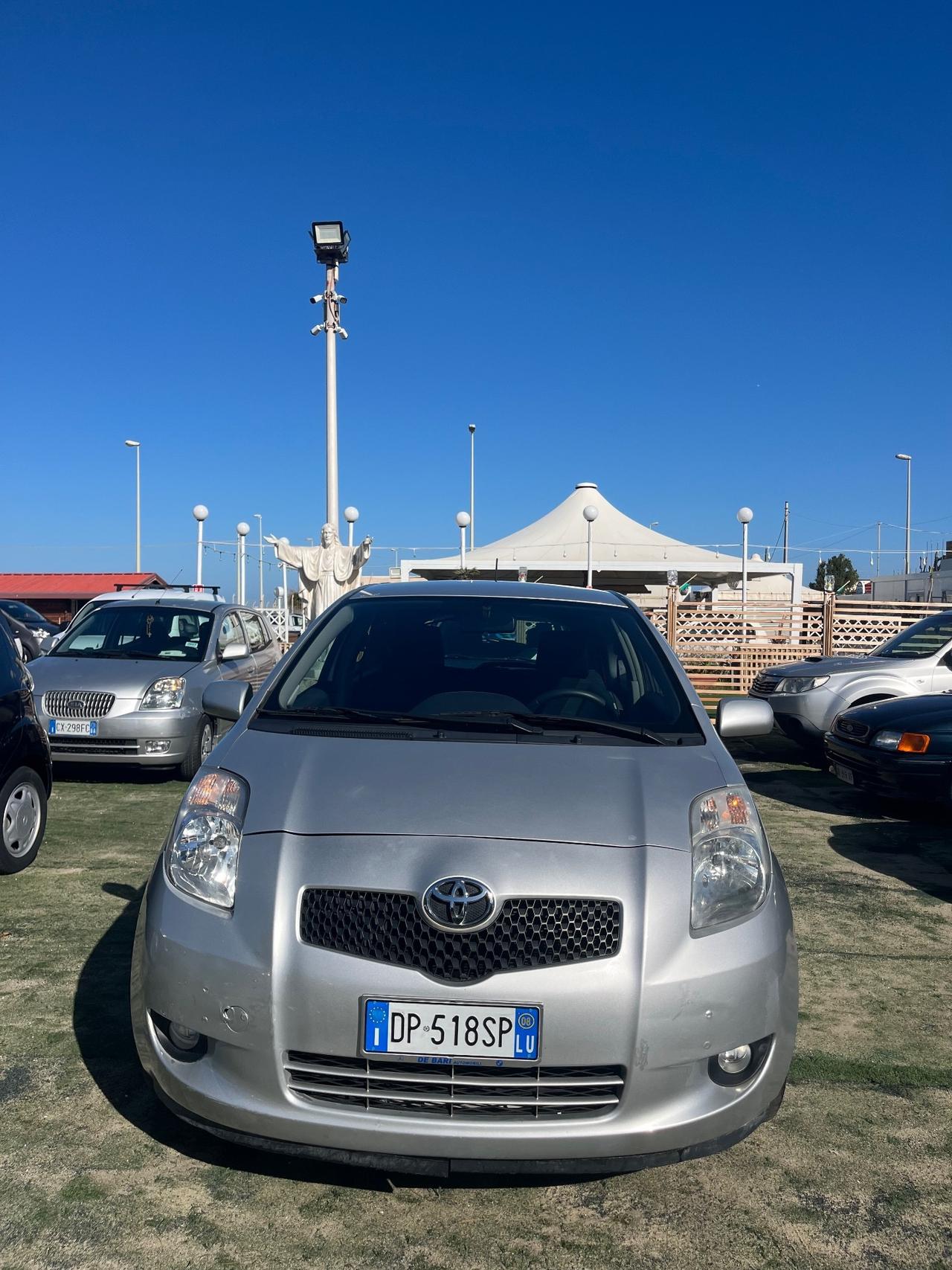 Toyota Yaris 1.0 3 porte