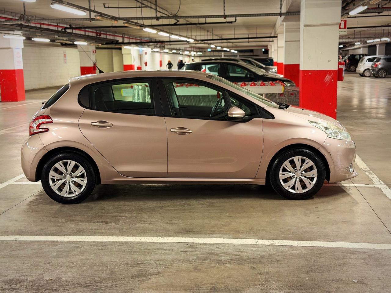 Peugeot 208 1.4 HDi 68 CV 5 porte Access