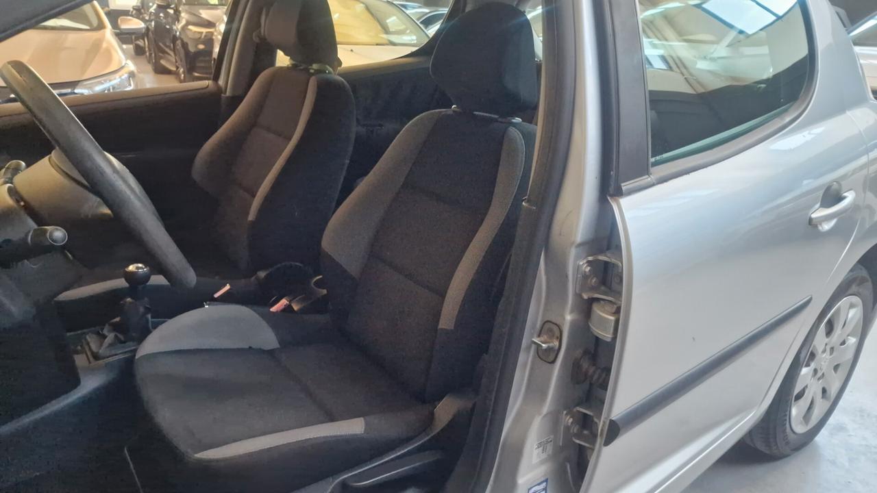 Peugeot 207 1.4 8V 75CV 5p. X Line ECO GPL