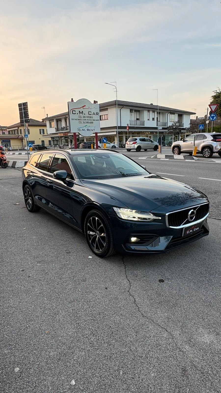 Volvo V60 B4 (d) Geartronic Momentum Business Pro