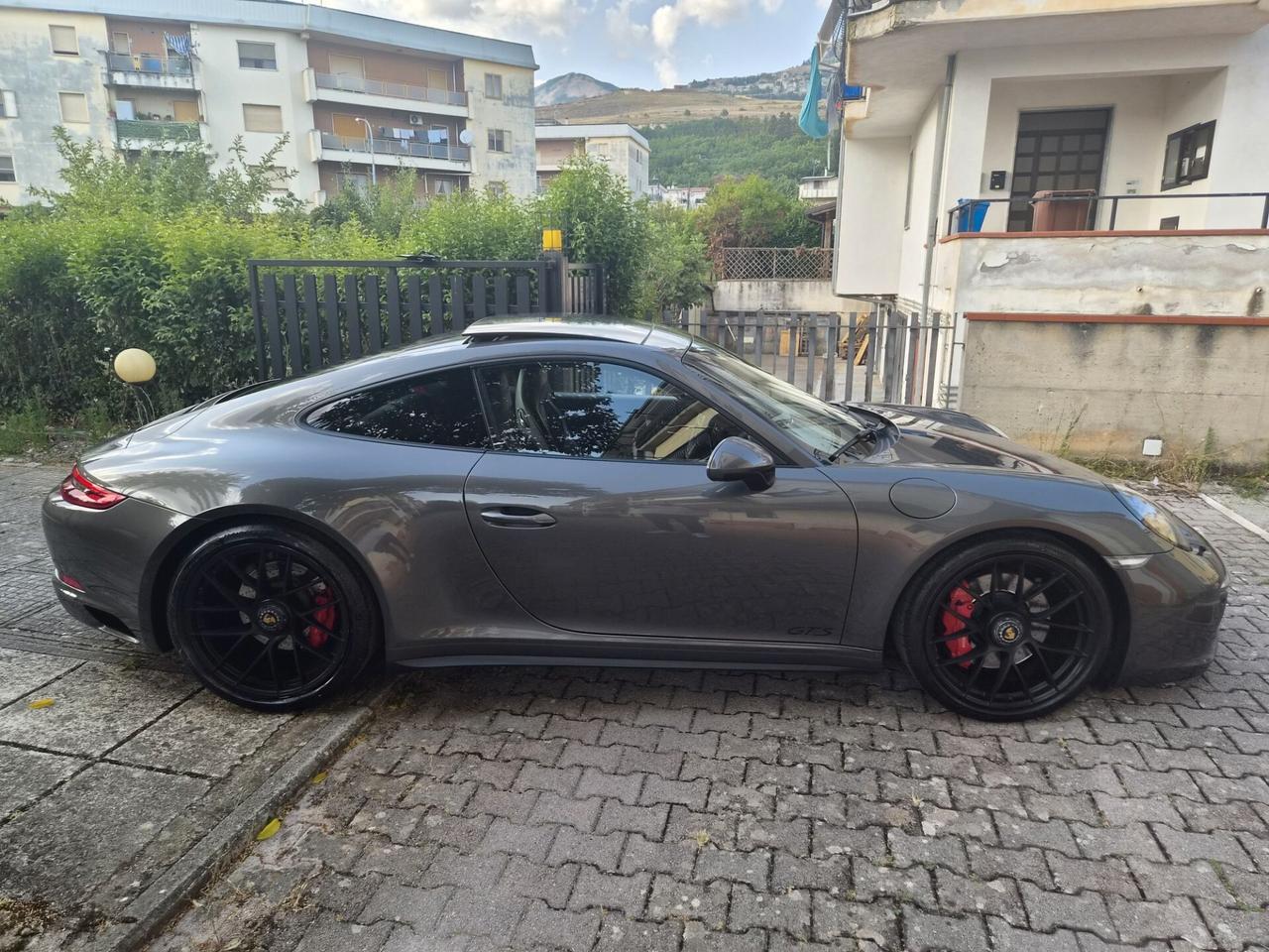 Porsche 911 3.0 Carrera 4 GTS Coupé