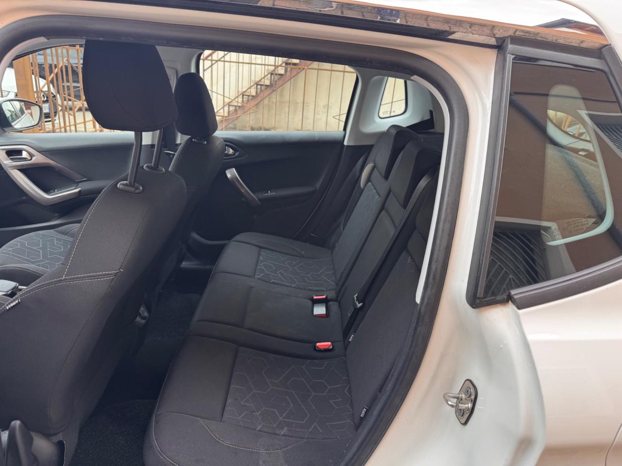 Peugeot 2008 1.6 Hdi Ok Neopatentati