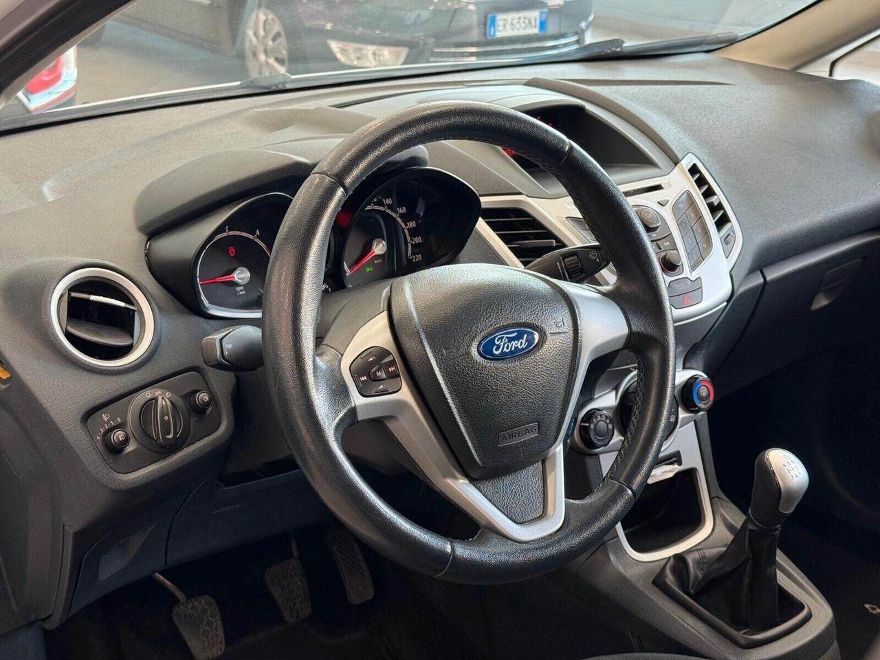 Ford Fiesta 1.4 TDCi 70CV 5 porte Titanium