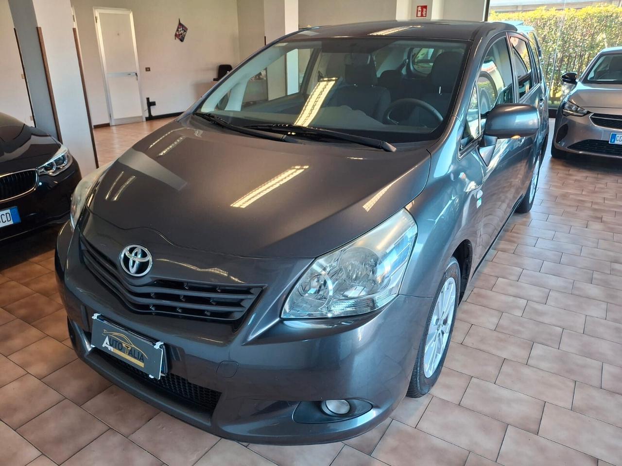 Toyota Verso 2.0d Active *7 POSTI