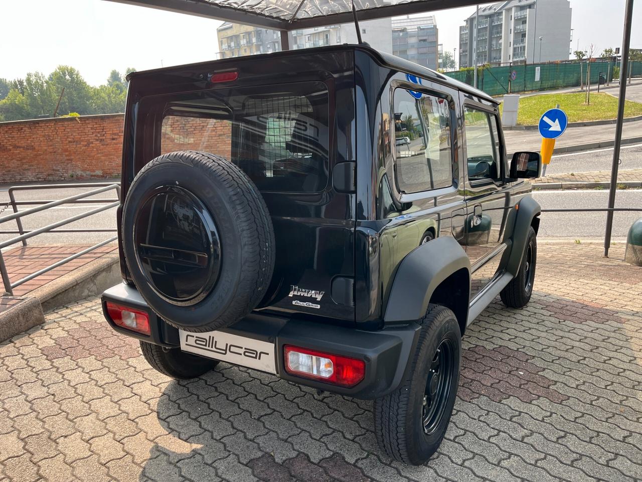 Suzuki Jimny 1.5 5MT PRO (N1) - 12/2023 - 9800km