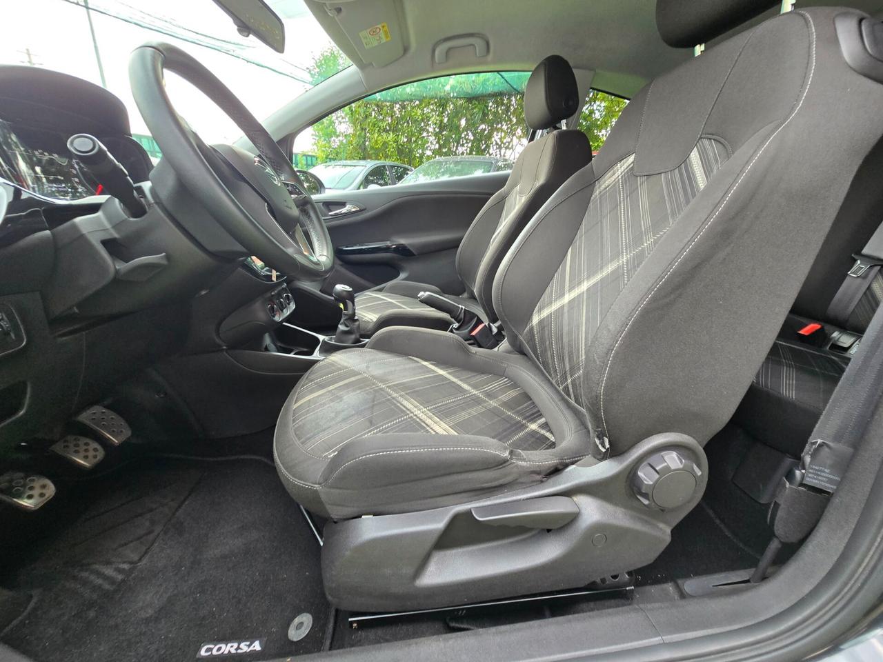 Opel Corsa 1.4BZ/GPL 90CV GPL DI SERIE 140000KM-2015
