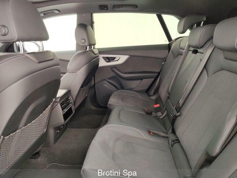 Audi Q8 50 TDI 210kW quattro tip. S Line Edition