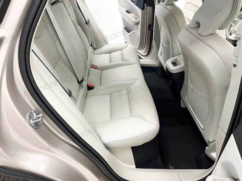 Volvo XC60 B4 (d) AWD AUT PLUS DARK **AUTOCARRO N1**