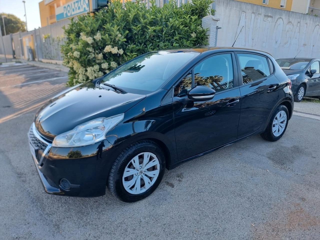Peugeot 208 1.2 VTi 82 CV 5 porte Access GANCIO TRAINO