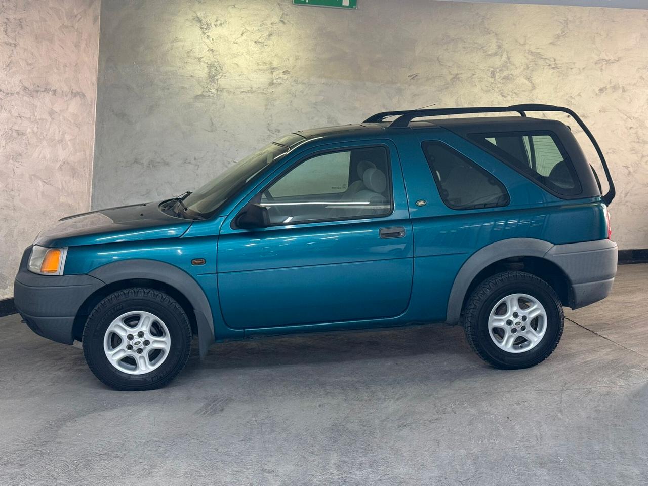 Land Rover Freelander 2.0 TD cat 3p. Hardback