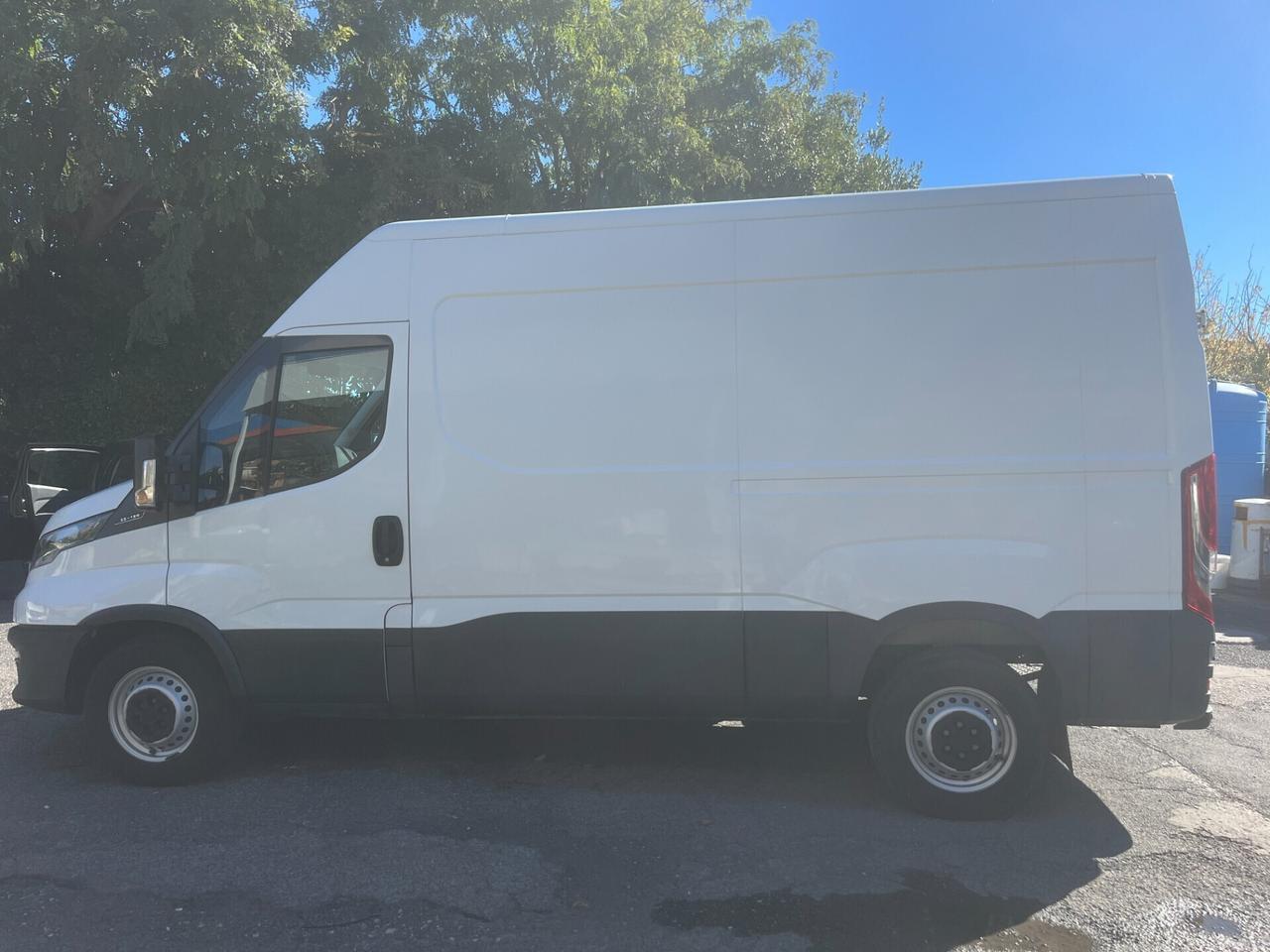 Iveco Daily 2.3 Diesel HKa 35 S V Radstand 3520
