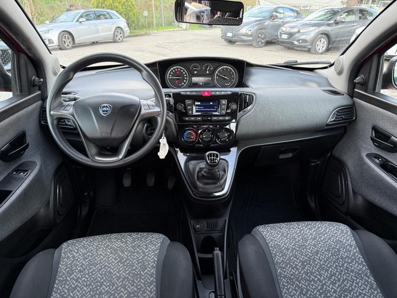Lancia Ypsilon 1.0 FireFly 5 porte S&S Hybrid Ecochic Silver