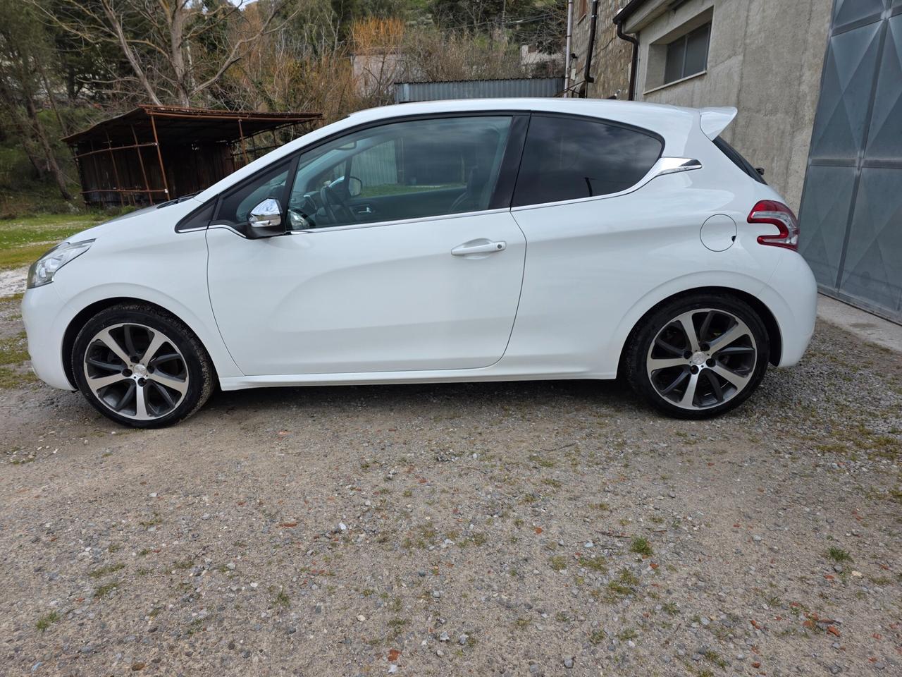 Peugeot 208 1.6 THP 156 CV 3 porte pre GTi
