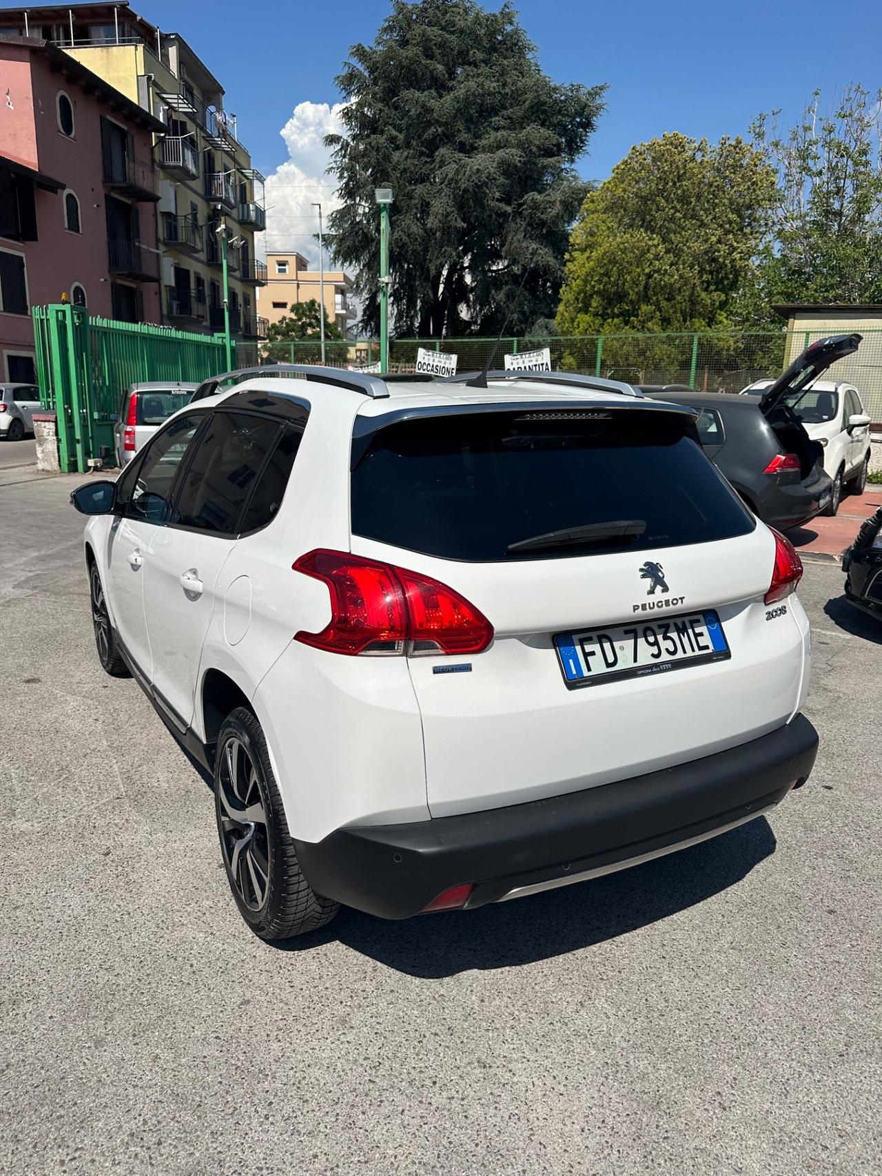 Peugeot 2008 BlueHDi 100 BLACK MATT
