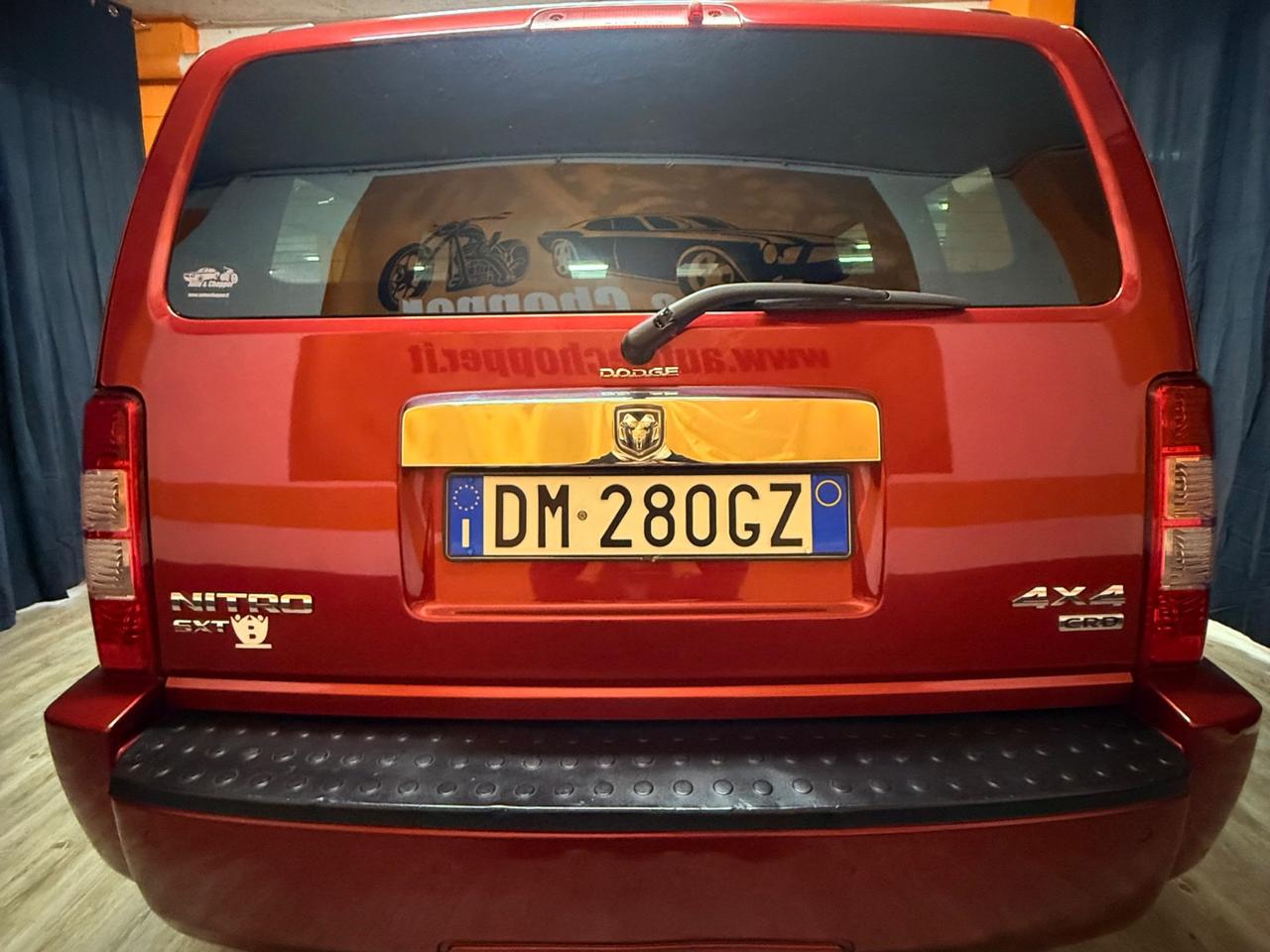 STRAORDINARIO DODGE NITRO 4×4 CON CAMBIO MANUALE