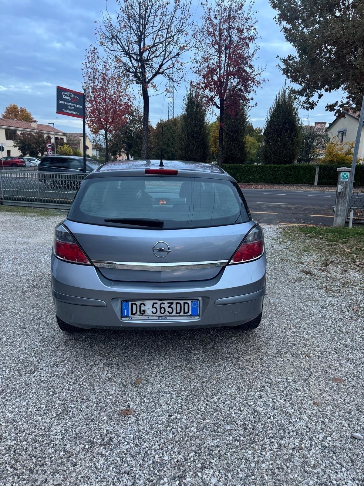 Opel Astra 1.6 16V VVT 5 porte Enjoy