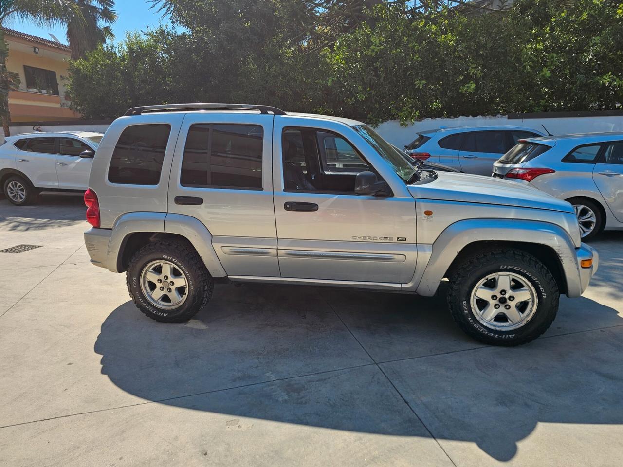 Jeep Cherokee 2.8 CRD Limited AUTOCARRO