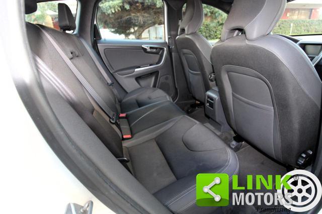 VOLVO XC60 D3 Geartronic R-design Momentum