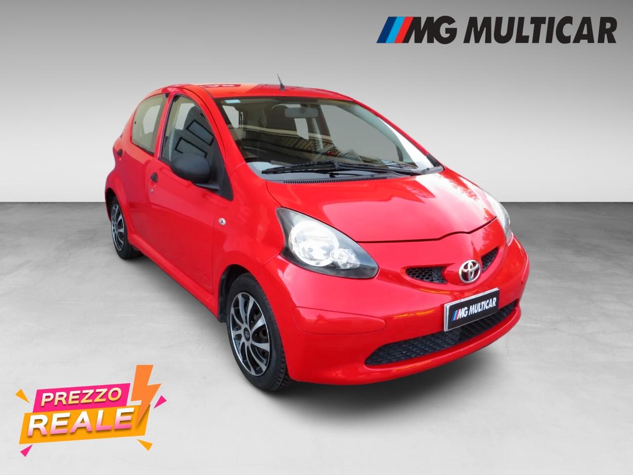 Toyota Aygo 5p 1.0 Now. km 106.000. frizione e gomme nuove.