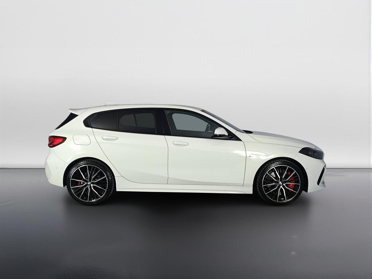 BMW Serie 1 F40 - 118d Msport auto