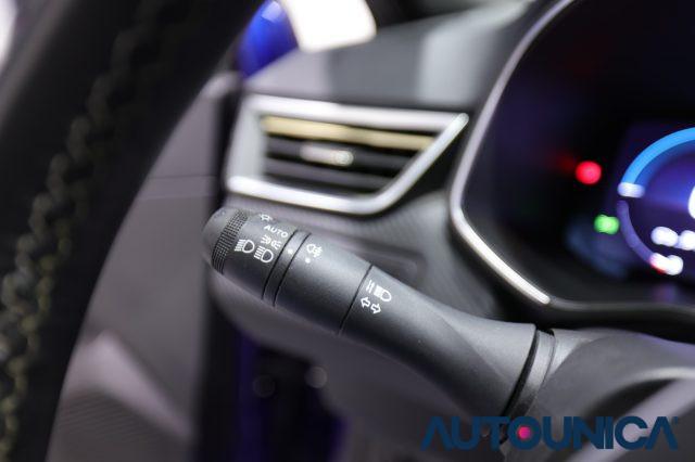 RENAULT Clio FULL HYBRID E-TECH 145 CV 5 PORTE ENGINEERED